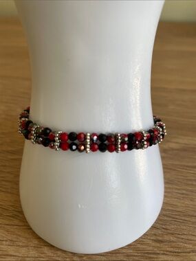 HAND CRAFTED RED & BLACK CRYSTAL BEAD STRETCH BRACELET 2-Row Silver Spacer Cuff
